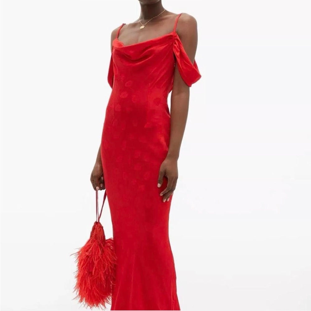 Red Off-the-Shoulder Sleeveless Gown for Weddings
